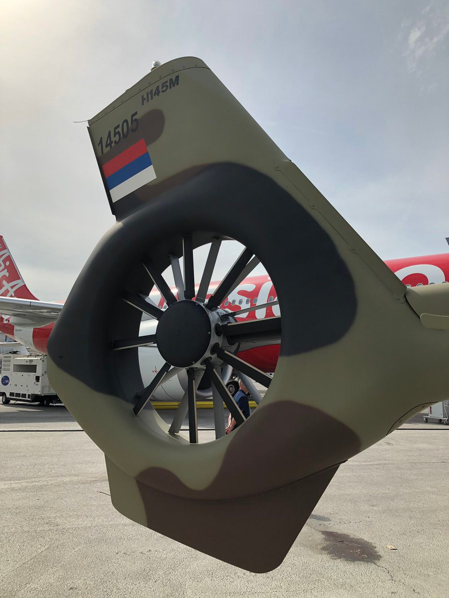 Cánh quạt đuôi điều hướng của M145M sau được thiết kế cực kỳ động đáo, đảm bảo khả năng cơ động cao của trực thăng đa nhiệm H145M ở độ cao thấp và giúp các chong chóng này không bị địa hình, địa vật gây hư hại. Nguồn ảnh: Belogardejac
