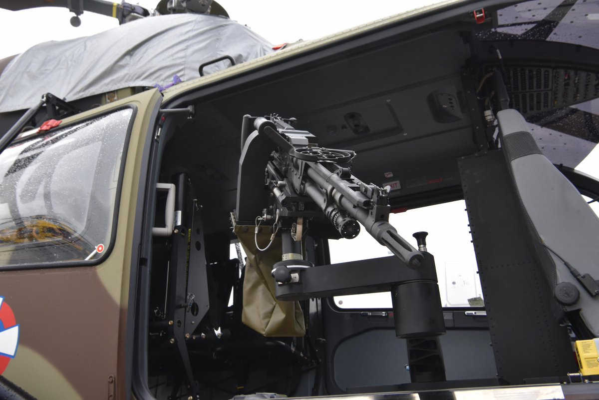 Theo đó Airbus mang đến Paris Air Show một biến thể H145M được vũ trang một cách toàn diện, cũng như giới thiệu cho các khách hàng quan tâm tới loại trực thăng này các tính năng vượt trội mà H145M có thể làm được. Nguồn ảnh: Belogardejac