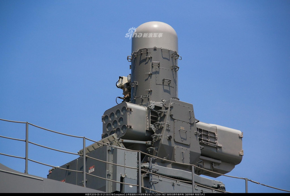 Tổ hợp vũ khí thứ hai mà tàu khu trục hạm Izumo sở hữu là hệ thống tên lửa phòng thủ tầm gần SeaRam. Nguồn ảnh: Sina.