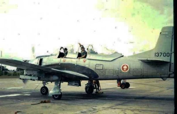 Tổng cộng trong suốt Chiến tranh Việt Nam, đã có 23 chiếc T-28 của Mỹ bị thiệt hại, bao gồm thiệt hại trực tiếp khi giao tranh và thiệt hại do tai nạn khi vận hành, sử dụng. Hai chiếc T-28 cuối cùng Mỹ bị thiệt hại vào năm 1968 trước khi quân đội Mỹ dừng sử dụng loại máy bay này ở Việt Nam. Nguồn ảnh: USAF.