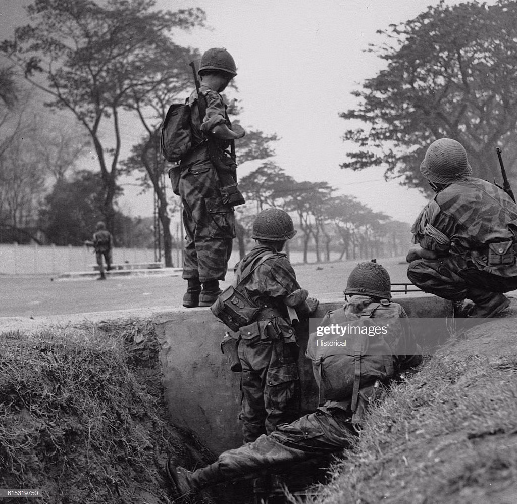 Về trang bị vũ khí, Pháp thiệt hại 435 máy bay, 603 tàu chiến và ca-nô các loại cùng với gần 10.000 xe quân sự bị phá huỷ, 255 khẩu pháo, 504 xe tăng, thiết giáp các loại cùng 130.000 khẩu súng. Nguồn ảnh: Ecpad.