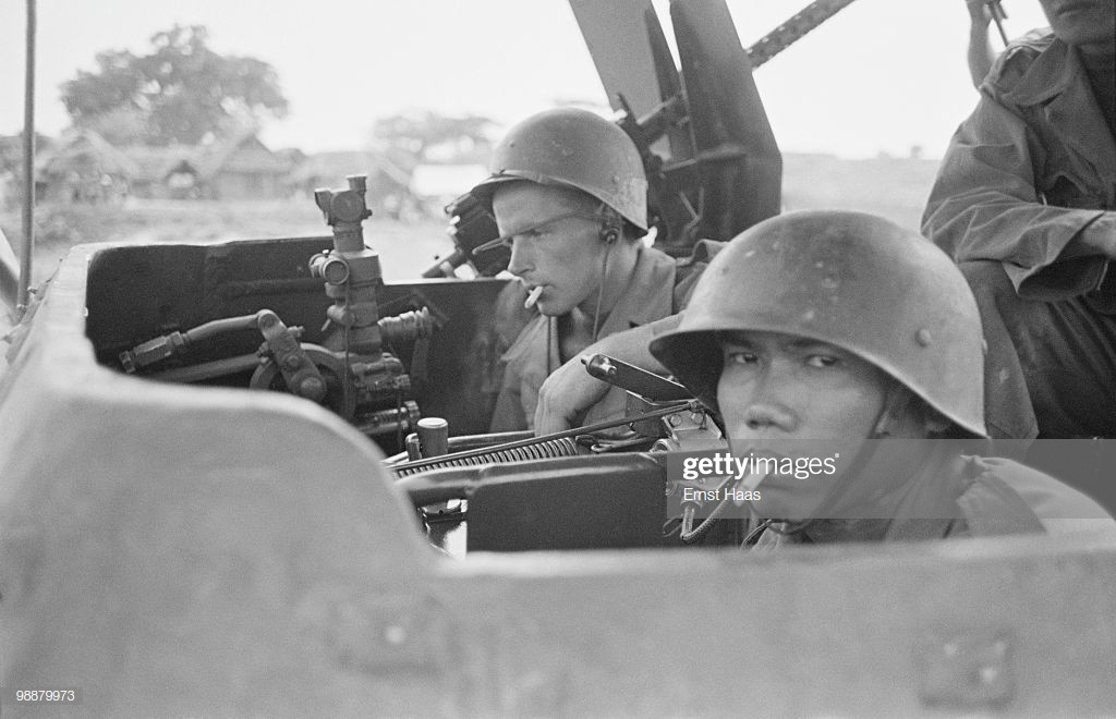 Tuy nhiên, từ năm 1953 trở đi, số tiền chiến phí của Pháp ở Đông Dương là quá lớn và Pháp hoàn toàn không có khả năng chi trả và phải dựa vào phần lớn sự viện trợ của Mỹ. Nguồn ảnh: Ecpad.