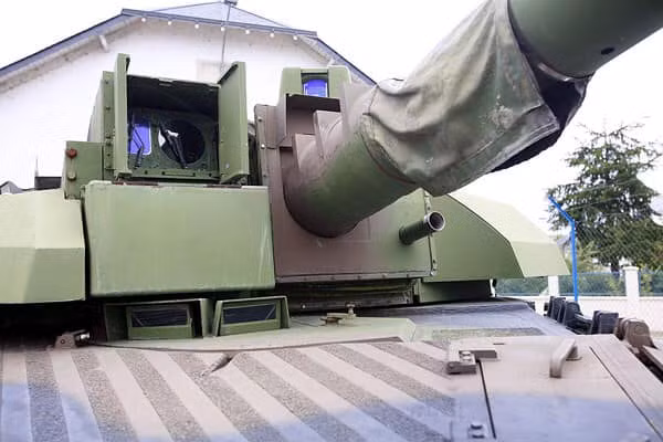 Cỡ nòng này lớn hơn mọi cỡ nòng từng được sử dụng trên xe tăng chủ lực trước đây, lớn hơn bất cứ khẩu pháo xe tăng nào từng được sản xuất bởi NATO hay Mỹ. Nguồn ảnh: Wot-news