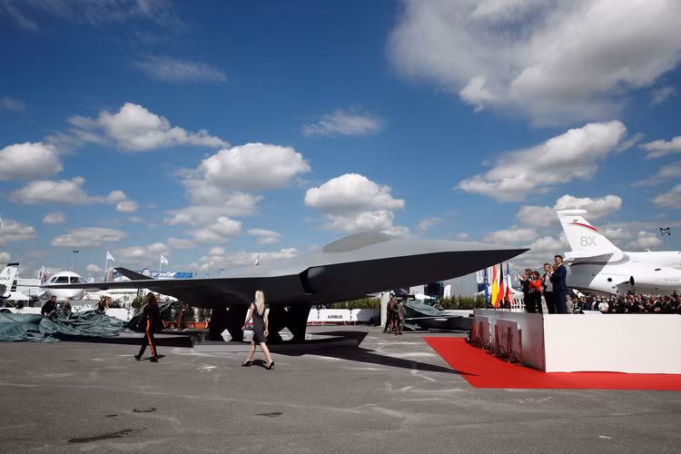 Các nước châu Âu cũng lần đầu lộ diện các loại máy bay tàng hình thế hệ năm hiện đang được hoàn thiện. Nguồn ảnh: BI.