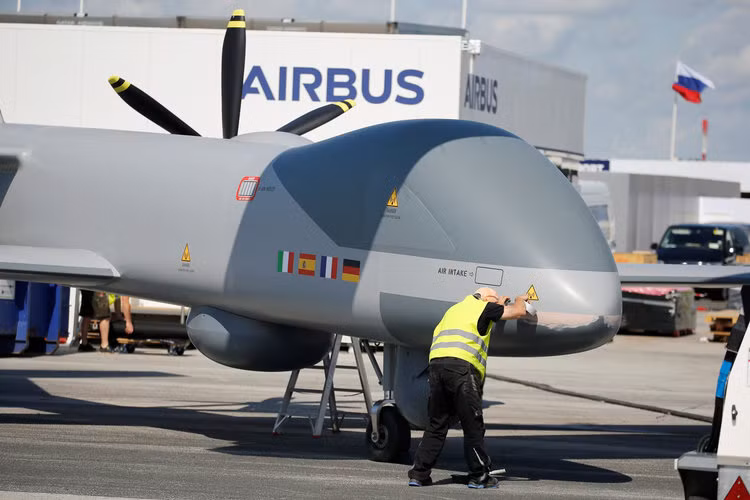 Máy bay không người lái của hãng hàng không Airbus đến từ châu Âu - đối thủ cạnh tranh lớn nhất của hãng này là Boeing hiện tại đang gặp khủng hoảng tai tiếng do các tai nạn liên quan đến chiếc Boeing 737 Max. Nguồn ảnh: BI.