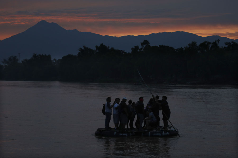 Những người vượt biên từ khắp Trung Mỹ tìm tới Guatemala như một ngả đường dễ nhất để tiến vào Mexico trước khi họ có thể sang đến Mỹ. Nguồn ảnh: Theatlantic.