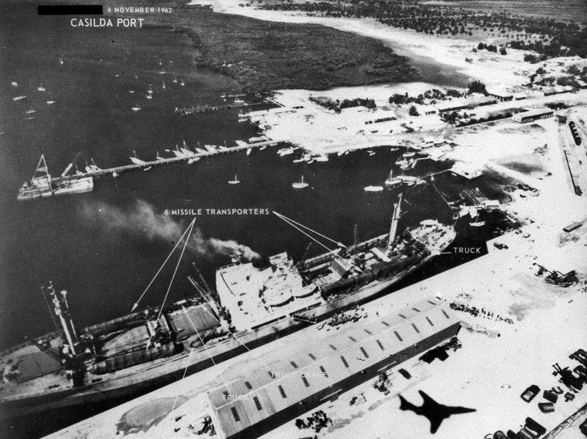 Theo đó, Mỹ đồng ý rút hết các hệ thống tên lửa đạn đạo ở Thổ Nhĩ Kỳ và Italia còn phía Moscow đồng ý tháo dỡ mọi hệ thống tên lửa đã triển khai ở Cuba về nước. Nguồn ảnh: Thearchive.