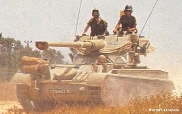 Để giảm trọng lượng xuống mức tối đa, phần thân và tháp pháo của xe tăng hạng nhẹ AMX-13 chỉ được bọc thép dày từ 20 cho tới 40mm - khá mỏng so với các loại xe tăng cùng thời nhưng cũng đủ để nó đạt tiêu chuẩn bọc thép của một mẫu xe tăng hạng nhẹ. Nguồn ảnh: Common.