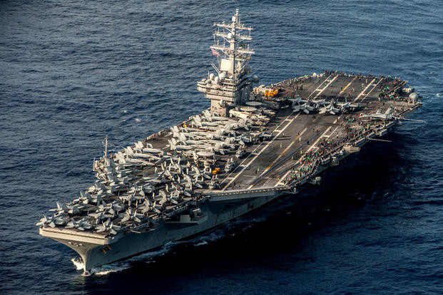 USS Ronald Reagan là hàng không mẫu hạm thứ chín được đóng theo lớp Nimitz. Hàng không mẫu hạm này được Mỹ đặt lườn từ năm 1998, hạ thuỷ ba năm sau đó và tới năm 2003 chính thức được đưa vào hoạt động. Nguồn ảnh: BI.