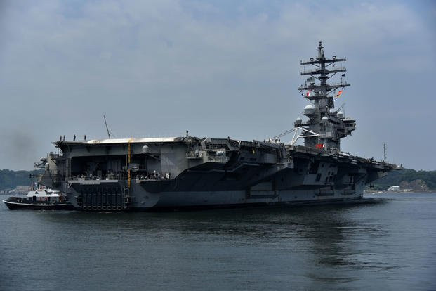 Hiện tại USS Ronald Reagan đang phục vụ trong biên chế Hạm đội 7 Hải quân Mỹ và có cảng chính ở Yokosuka, Nhật Bản. Do mới được hạ thuỷ từ năm 2001, USS Ronald Reagan tới nay vẫn chưa phải nâng cấp giữa vòng đời nhưng dự kiến chỉ khoảng 4 tới 5 năm nữa tàu sân bay này sẽ phải nằm cảng để thay lõi hạt nhân và nâng cấp hệ thống. Nguồn ảnh: BI.
