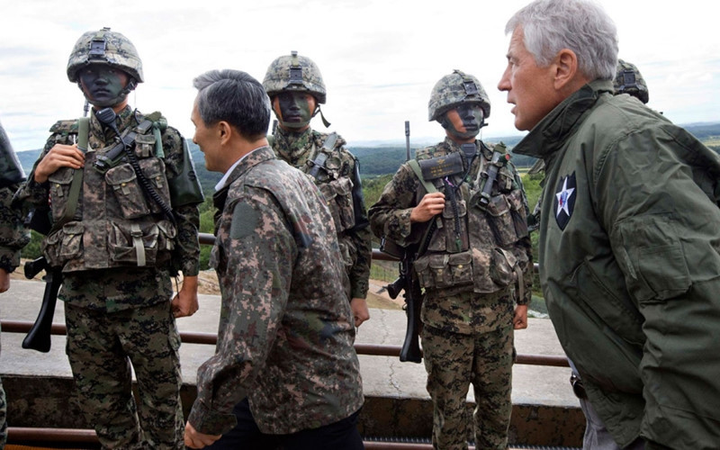 Lực lượng Quân đội đóng tại các khu phi quân sự này của cả hai phía Triều Tiên và Hàn Quốc đều được trang bị "đến tận chân răng". Nguồn ảnh: Aljazeera.