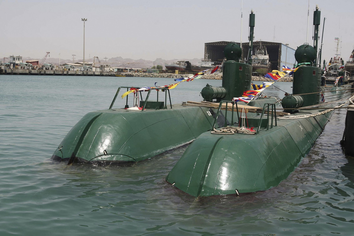 Đội tàu ngầm bỏ túi của Iran có số lượng lớn kỷ lục vì các loại tàu ngầm này phía Iran có khả năng tự đóng mới được. Vấn đề cần đặt ra ở đây là liệu các loại tàu này có hiệu quả trong việc đối đầu với hải quân Mỹ hay không. Nguồn ảnh: ARNI.