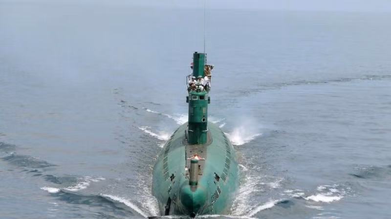 Cả hai phương án tấn công của tàu ngầm Iran sẽ đều dựa trên số lượng lớn - ưu thế lớn nhất mà Hải quân Iran có trong tay với các loại tàu ngầm này nhưng như một lẽ tất nhiên, cả hai phương án sẽ đều phải đối mặt với tổn thất cực lớn. Nguồn ảnh: ARNI.