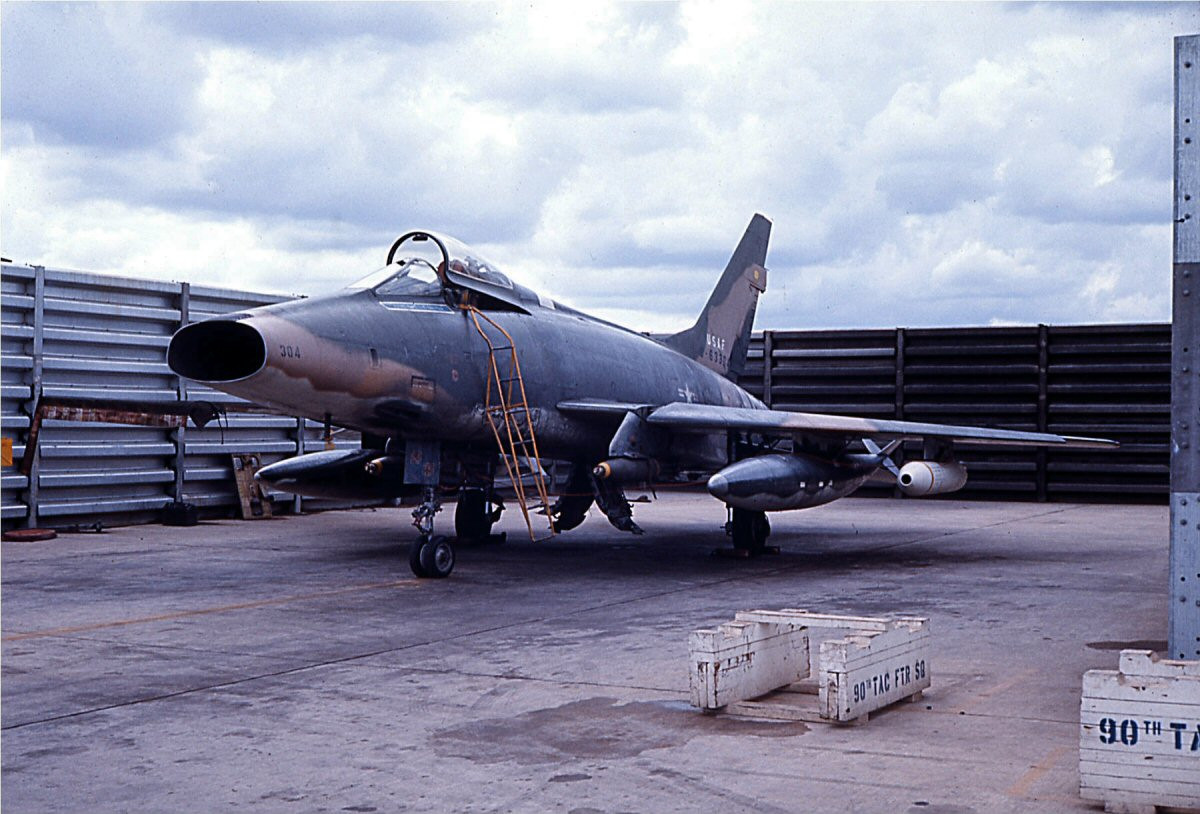 Theo các tài liệu của Mỹ được giải mật, chiếc F-100 đầu tiên bị bắn hạ năm 1964 còn chiếc cuối cùng bị hạ ở chiến trường Việt Nam vào năm 1971. Nguồn ảnh: Thearchive.