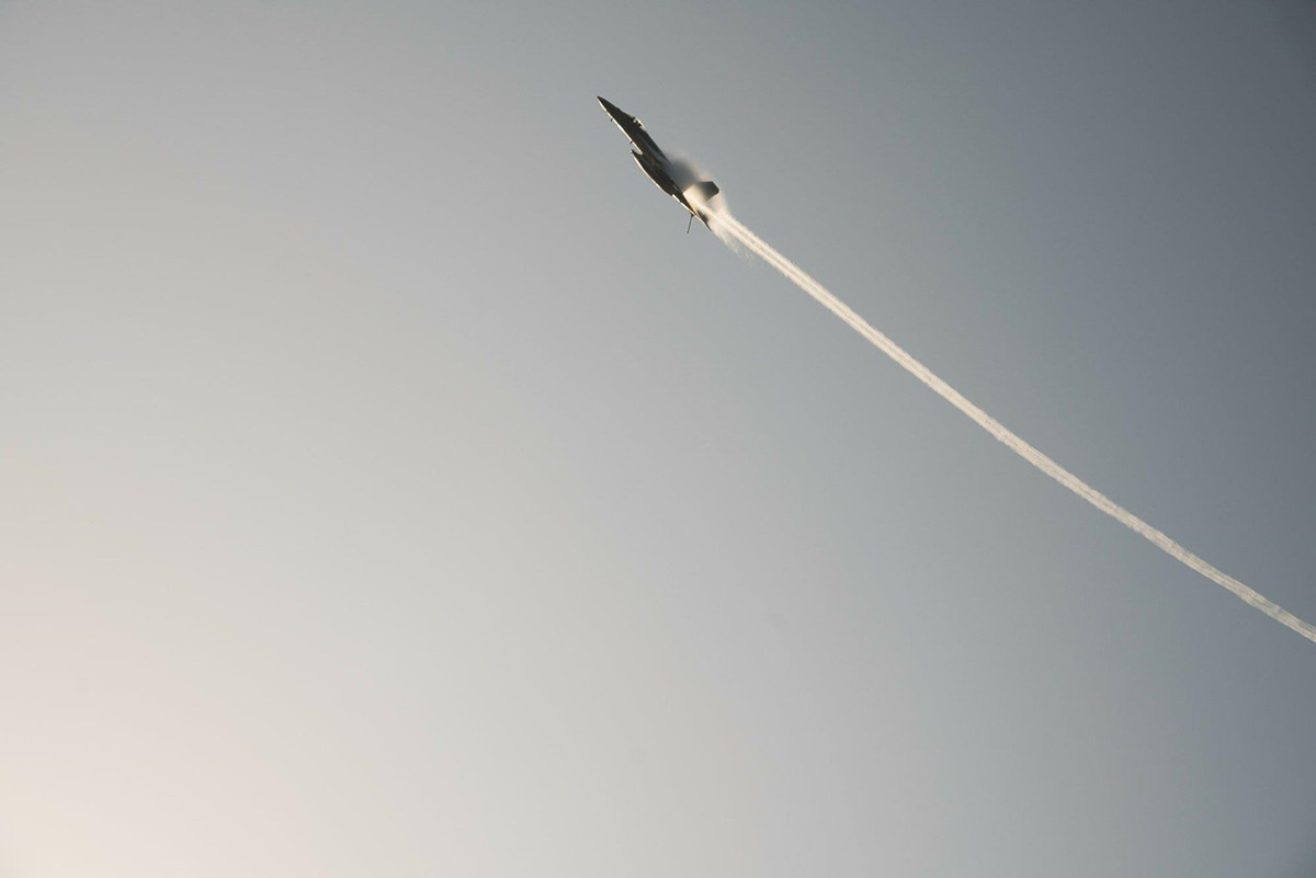 Đầu tháng 5, Nhà Trắng đã triển khai nhóm tác chiến tàu sân bay Lincoln và máy bay ném bom chiến lược B-52 đến Trung Đông. Washington cũng có kế hoạch triển khai thêm 900 binh sĩ đến Trung Đông và kéo dài thời gian làm nhiệm vụ của 600 binh sĩ khác. Ảnh: AP