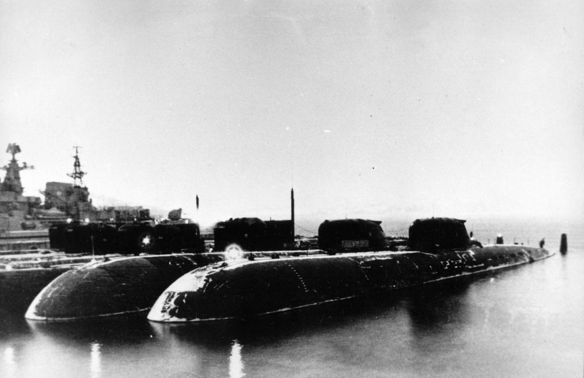 Tới tháng 10 cùng năm, tàu ngầm số hiệu K-329 được gia nhập biên chế Hải quân Liên Xô và phục vụ trong hạm đội Thái Bình Dương. Nguồn ảnh: RHBT.