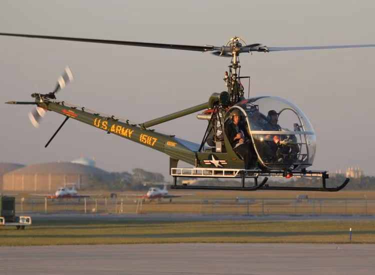 Tầm bay của loại trực thăng này tối đa cũng chỉ lên tới 317 km và trần bay tối đa vào khoảng 4000 mét so với mặt đất tuỳ từng điều kiện hoạt động. Nguồn ảnh: TheArchive.