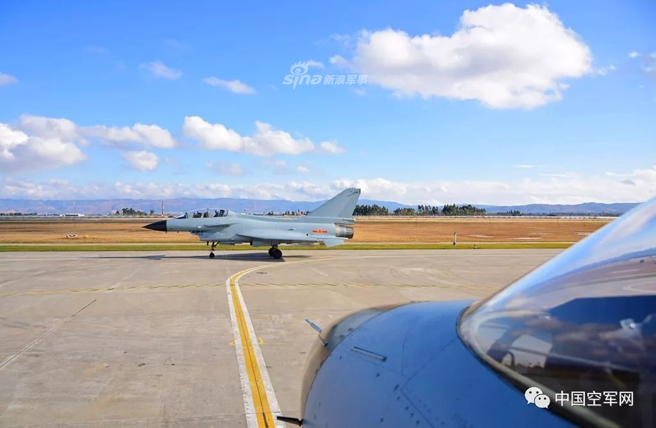 Ngoài ra còn có các loại bom trượt như LS-6, GB-3, GB2A, GB3A hoặc thậm chí là bom điều khiển bằng vệ tinh FT-1. Nguồn ảnh: Sina.