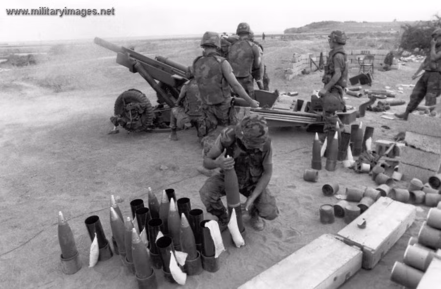 Về cơ bản, đây là khẩu pháo có sức công phá và uy lực tốt, độ chính xác cực cao và có thời gian đáp ứng hoả lực ngắn. Độ chính xác của M102 cao tới nỗi, quân đội Mỹ có thể gọi pháo dội cách chiến hào của mình chỉ vài ba mét - đủ để đảm bảo cho binh lính ngồi bên trong chiến hào. Nguồn ảnh: Smallwarsjournal.