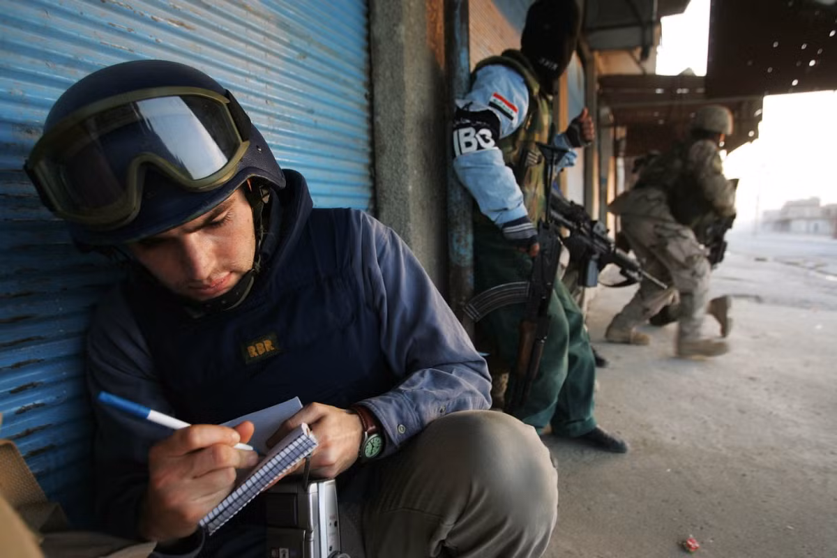 Trong đó, phóng viên đầu tiên thiệt mạng trong cuộc chiến này thiệt mạng ở Homs vào ngày 5/5/2011 - chỉ chưa đầy hai tháng kể từ khi cuộc nội chiến xảy ra. Nguồn ảnh: Theguardian.