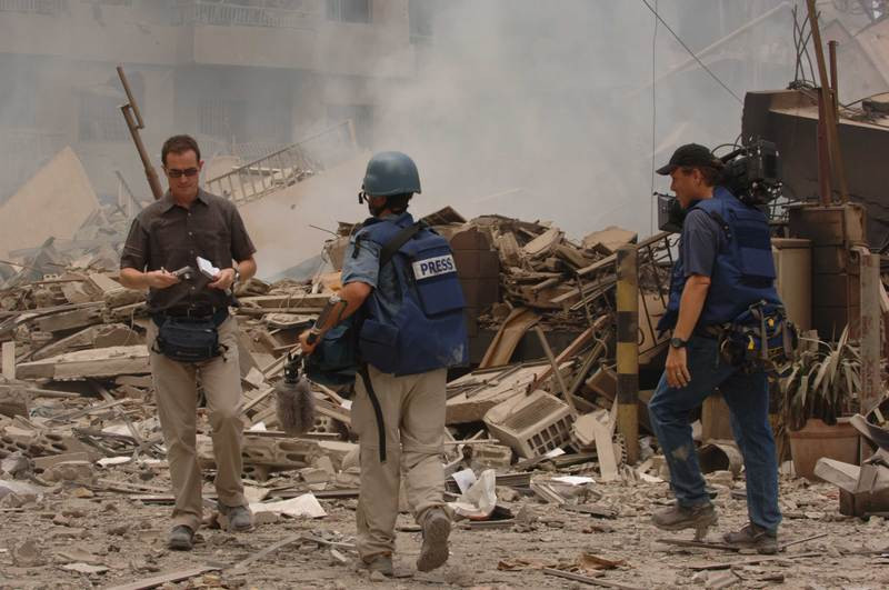 Kể từ đầu thế kỷ 21 tới nay, đã có hàng nghìn phóng viên chiến trường thiệt mạng trên khắp thế giới trong khi tác nghiệp, trong đó có năm 2016 được coi là năm "đẫm máu" nhất với các phóng viên chiến trường khi có tới 27 phóng viên, nhà báo chiến trường thiệt mạng. Nguồn ảnh: Theguardian.