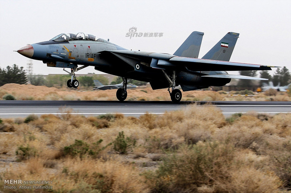 Sức mạnh phòng không của Iran có lẽ là điều không cần phải bàn cãi, nhất là sau khi lực lượng phòng không nước này bắn hạ "trọn vẹn" một máy bay không người lái của Mỹ ở độ cao 19.000 mét - cao gấp đôi độ cao của máy bay thông thường và không hề nhầm mục tiêu dù một chiếc máy bay trinh sát khác của Mỹ cũng đang bay sát cạnh. Nguồn ảnh: Sina.