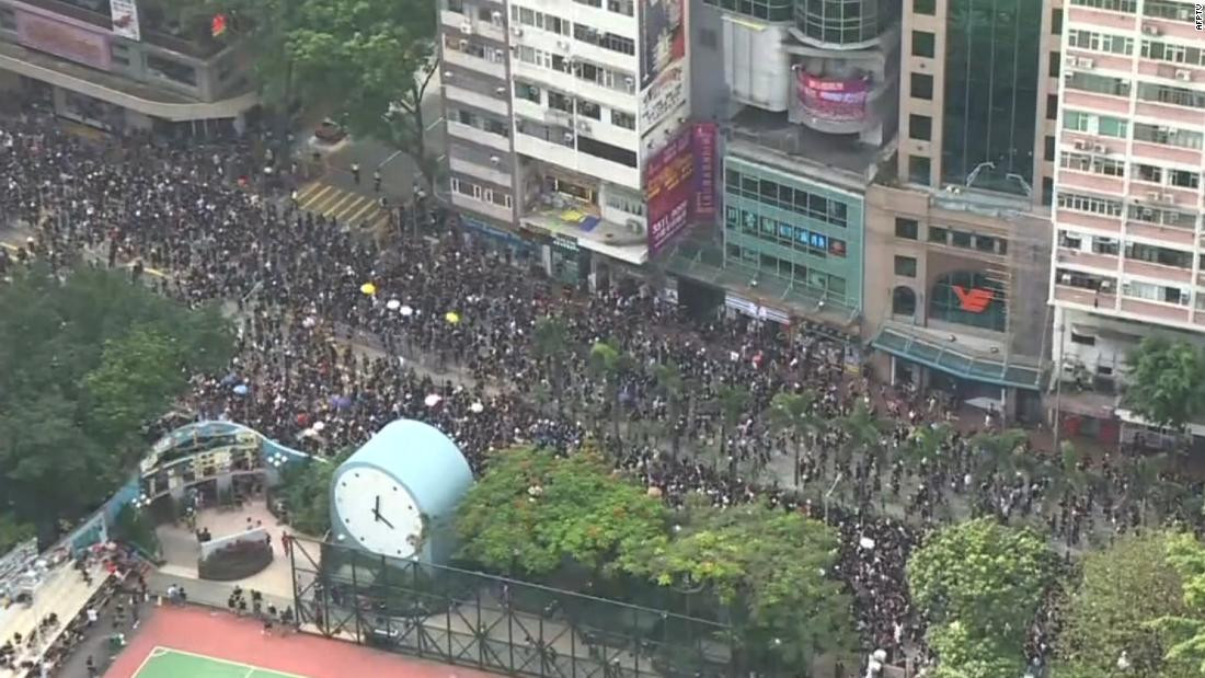 Chính quyền Hong Kong hiện đang yêu cầu người dân bình tĩnh, tránh sự kích động không đáng có. Nguồn ảnh: Tube.