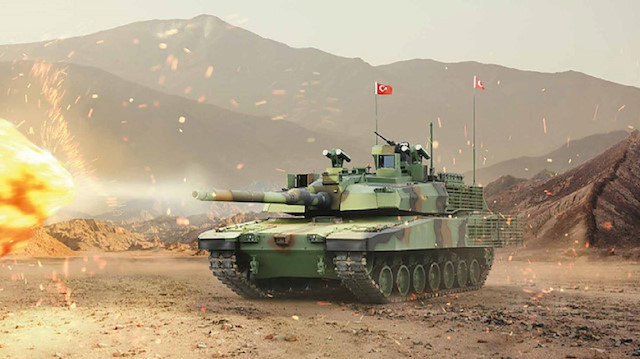 Hệ thống khung gầm của Altay được phát triển từ hệ thống khung gầm của xe tăng K2 Black Panther do Hàn Quốc sản xuất, tháp pháo lại được thiết kế lại bởi Thổ Nhĩ Kỳ và hệ thống kiểm soát hoả lực được phát triển từ hệ thống Aselsan's Volkan-III. Nguồn ảnh: Pinterest.
