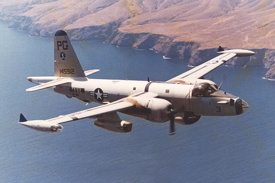 Tháng 11/1951, các chiến đấu cơ của Liên Xô đã bắn hạ máy bay P2V Neptune của Mỹ ở ngoài khơi vùng biển Nhật Bản. Toàn bộ 10 người trong phi hành đoàn Mỹ được xác nhận thiệt mạng. Chiếc máy bay này của Mỹ khi đó đang làm nhiệm vụ thu thập sóng radio của Liên Xô để lấy tin tình báo. Nguồn ảnh: Warontherocks.