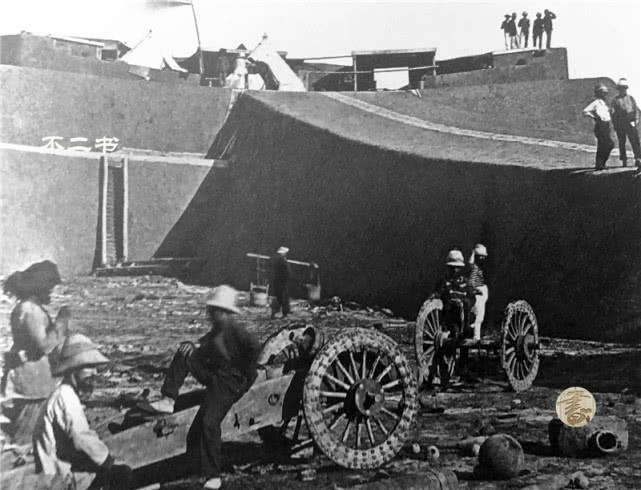 Thủy quân nhà Thanh với các loại trang bị vũ khí lạc hậu, tổ chức lỏng lẻo và bị áp đảo hoàn toàn đã sớm tan tác rời hàng ngũ. Thừa thắng xông lên, London ra lệnh cho Công ty Đông Ấn chuyển gấp lính từ Ấn Độ sang Trung Quốc để chuẩn bị cho một cuộc chiến tranh có giới hạn với Bắc Kinh. Nguồn: Baidu.