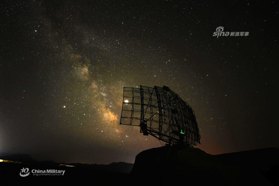 Các phiên bản được Chiến khu Tây Bộ Trung Quốc sử dụng trong cuộc tập trận vừa rồi là loại Hồng Kỳ 61 và Hồng Kỳ 61B (HQ-61 và HQ-61B), đây đều là các loại tên lửa được phát triển dựa trên cơ sở của Hồng kỳ 6 nhưng được cải biên để có tốc độ cao hơn, đầu đạn nặng hơn. Nguồn ảnh: Sina.