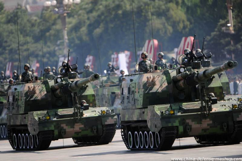 Phiên bản xuất khẩu của PLZ-05 mang mã định danh là PLZ-52. Phiên bản này có vẻ bề ngoài khá tương đồng với PLZ-45 nhưng vẫn có khẩu pháo 155mm cùng với hệ thống hỗ trợ nạp đạn cho phép bắn với tốc độ tối đa 8 viên mỗi phút. Nguồn ảnh: Sina.