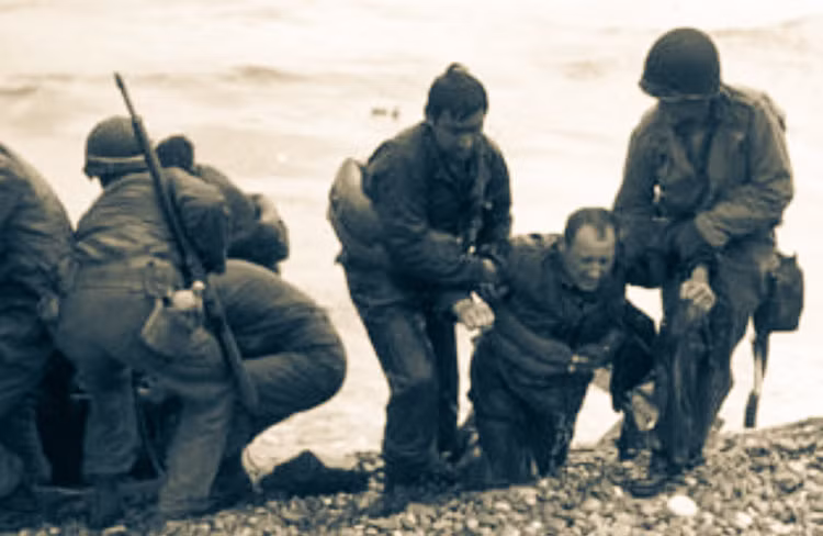 Lực lượng chính của Mỹ tham gia cuộc đổ bộ này là Lục quân, phần lớn lực lượng này đã bị say sóng nặng trước khi kịp đặt chân lên bờ. Nguồn ảnh: BI.