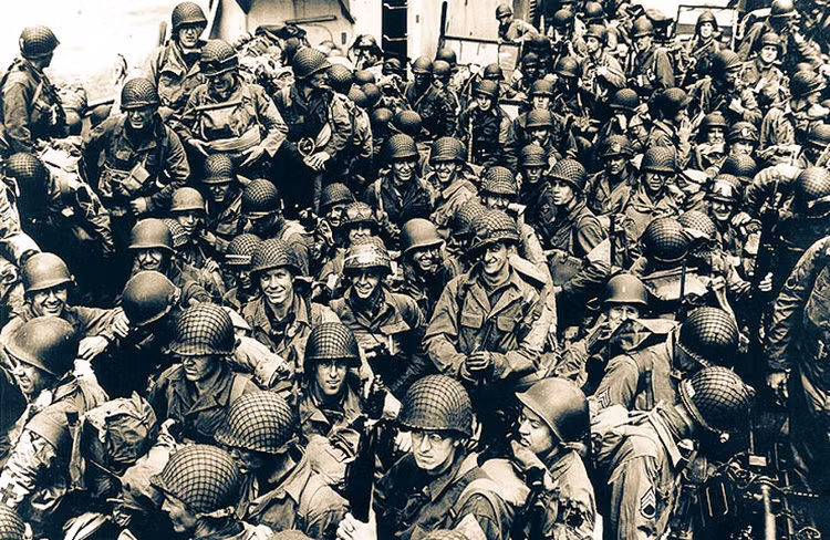 Tại nhiều bãi đổ bộ, thương vong khủng khiếp tới nỗi nhiều chỉ huy của quân Đồng minh còn tính tới chuyện rút lui, ngừng tấn công thêm các đợt tiếp theo. Nguồn ảnh: BI.