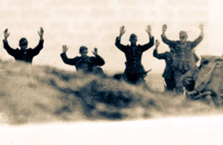 Chỉ tính riêng trong ngày 6/6/1944, Đức đã có khoảng 9000 thương vong và quân đồng minh cũng có số lượng thương vong tương tự, biến đây thành trận đánh đẫm máu nhất với người Mỹ ở thế kỷ 20. Nguồn ảnh: BI.