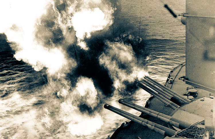 Mặc dù rất nỗ lực sử dụng hải pháo để tấn công, tuy nhiên phần lớn các ụ súng kiên cố bên trong boong-ke đều cần bộ binh của quân Đồng minh áp sát để tiêu diệt. Nguồn ảnh: BI.