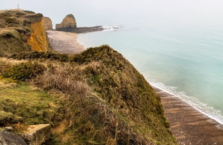 Ngay tại khu vực này của 75 năm về trước, đã có 160.000 quân Đồng minh bao gồm các quốc tịch Mỹ, Anh, Canada, New Zealand,... cùng nhiều quốc gia thuộc Liên hiệp Anh khác đã đổ bộ xuống đất Pháp. Nguồn ảnh: BI.