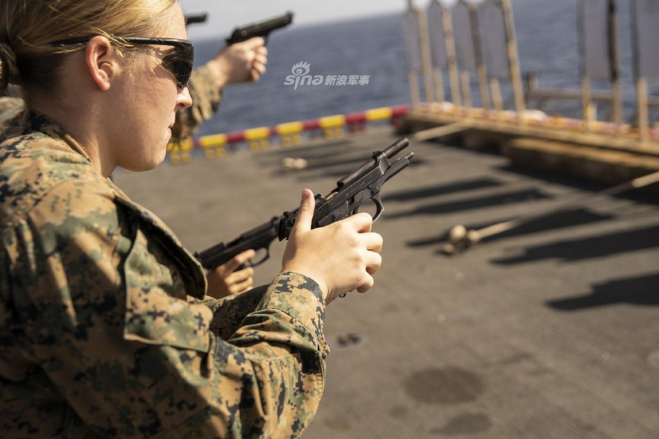 Với số lượng Thuỷ quân Lục chiến trên các tàu đổ bộ tấn công lên tới vài trăm thậm chí hàng nghìn người, các trường bắn trong nhà được bố trí bên trong thân tàu dường như chắc chắn sẽ không thể đáp ứng được nhu cầu của các binh lính. Nguồn ảnh: Sina.