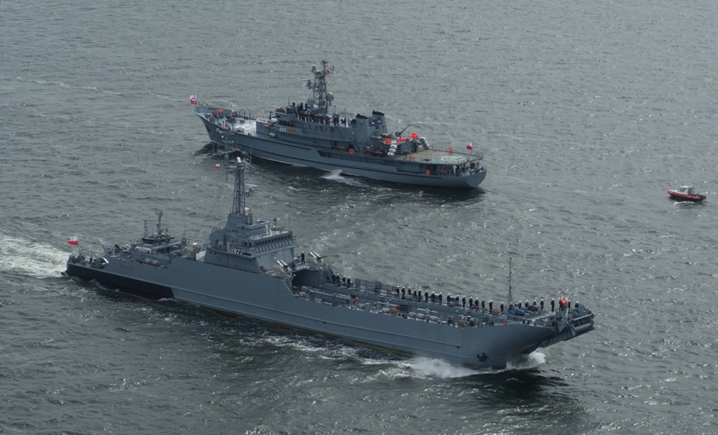 Cuộc tập trận chung mang tên Baltops được tổ chức từ ngày 9/6 tới 21/6/2019 trên vùng biển Baltic. Đây là cuộc tập trận lớn nhất trong số các cuộc tập trận được NATO tổ chức từ năm 1971 tới nay. Ước tính có khoảng 44 tàu chiến, 40 máy bay cùng 12.000 lính tham gia cuộc tập trận chung này. Nguồn ảnh: Navalmith.