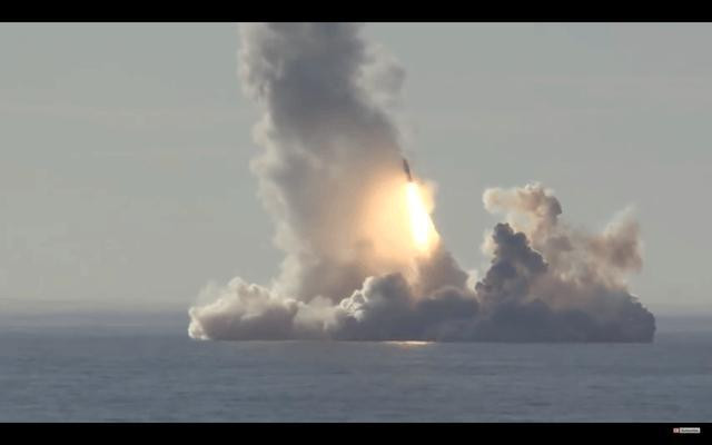 Trước đó, phiên bản JL-1 được Trung Quốc sử dụng từ cuối thập niên 80 của thế kỷ trước với trọng lượng 14.700 kg và có khả năng tấn công mục tiêu trong tầm bắn tối đa 1770 km. Nguồn ảnh: Sina.