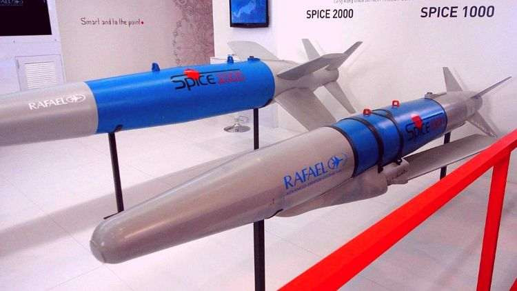 Các chương trình mô phỏng trên máy tính chỉ có thể lột tả được một phần rất nhỏ những gì sẽ xảy ra trên thực tế và thậm chí các mô hình đó còn không chính xác. Vậy nên muốn SPICE thông minh nhanh hơn, Israel sẽ phải tìm cách cho nó thực chiến, cho nó đối đầu với đủ kiểu mục tiêu và vượt qua đủ mọi hệ thống phòng thủ của đối phương. Nguồn ảnh: IAF.