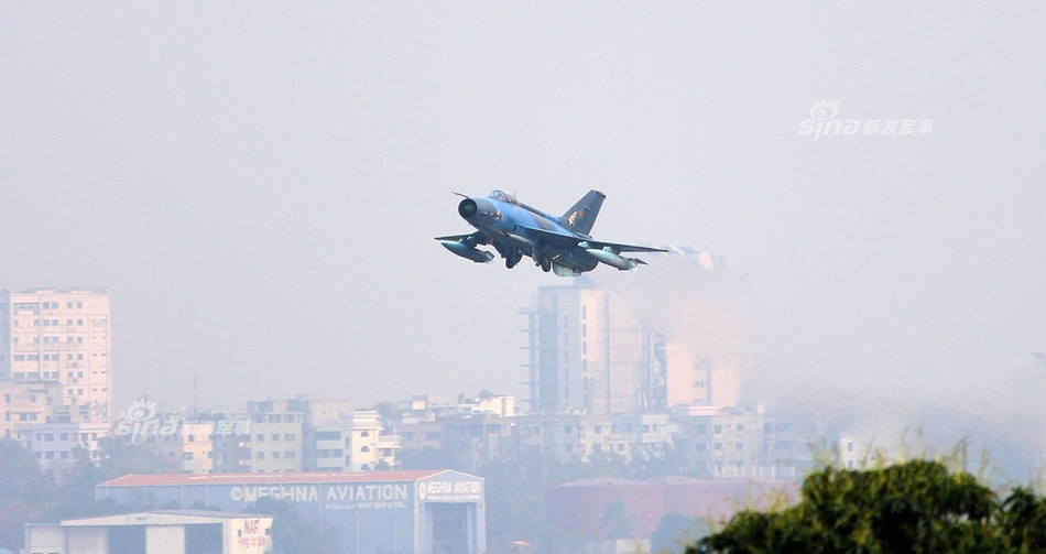 Cho tới ngày hôm nay, dù đã qua hơn 50 năm kể từ ngày ra đời, tiêm kích J-7 cùng với các phiên bản nâng cấp của nó vẫn được sử dụng trong nhiều quốc gia trên thế giới, đặc biệt Trung Quốc vẫn sử dụng tới hơn 300 chiếc loại này trong biên chế. Nguồn ảnh: Sina.