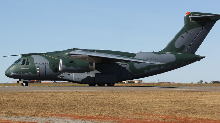 Chuyến bay thử nghiệm đầu tiên của Embraer KC-390 được thực hiện từ tháng 2/2015. Cho tới nay, tổng cộng mới chỉ có ba chiếc KC-390 được sản xuất, tất cả đều chỉ phục vụ cho mục đích thử nghiệm trước hoàn thiện. Nguồn ảnh: QQ.