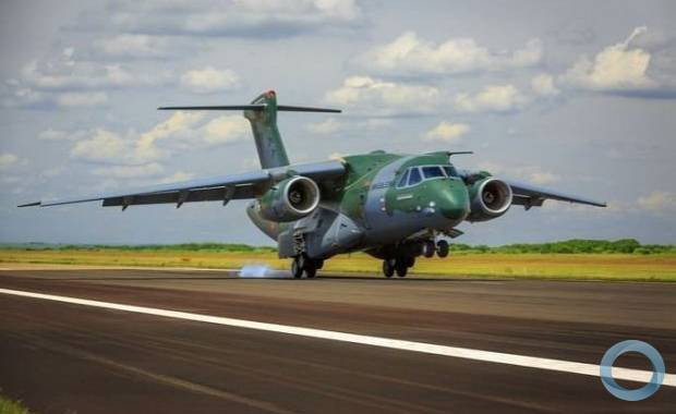 Máy bay có sức chứa nhiên liệu tối đa lên tới 23.000 kg, thậm chí khi mang theo 3 thùng xăng phụ máy bay có thể mang theo lượng nhiên liệu lên tói 35.000 tấn. Nguồn ảnh: QQ.