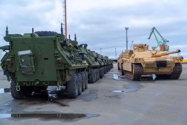 Trong cuộc tập trận mang tên Arrow 19 (Mũi tên 19) dự kiến kéo dài hai tuần này, Thuỷ quân Lục chiến Mỹ đã lần thứ hai sử dụng lực lượng thiết giáp dự bị ở châu Âu để tham tập trận. Nguồn ảnh: BI.