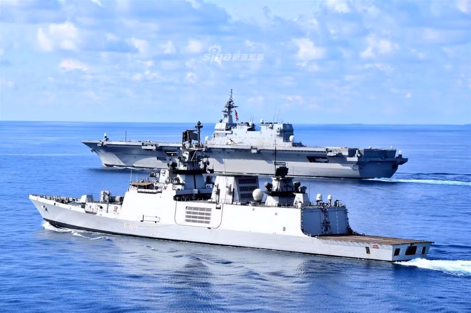 Được biết trước khi tới Ấn Độ Dương, biên đội tàu chiến của Phòng vệ Biển Nhật Bản gồm khinh hạm tàng hình INS Sahyadri và khu trục hạm mang trực thăng Izumo cũng đã có các hoạt động diễn tập trên biển với Hải quân các nước Đông Nam Á trên biển Đông. Trong khi đó ở Ấn Độ Dương , biên đội tàu này chỉ thực hiện tuần tra chung với Hải quân Ấn Độ trên vùng biển Andaman. Nguồn ảnh: Sina.