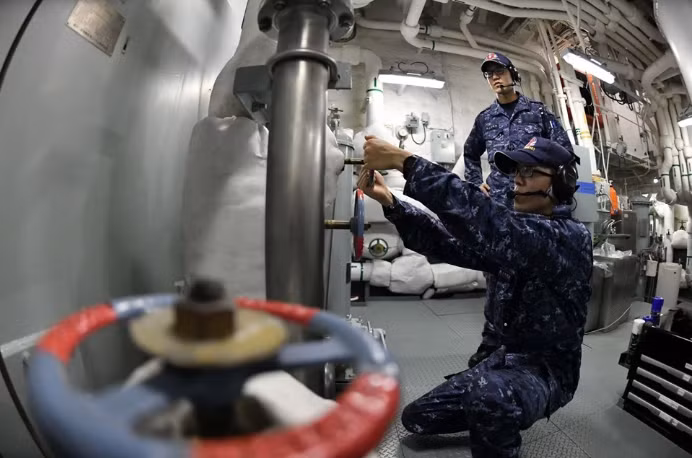 Mặc dù vậy, sự khác biệt về tên gọi này không làm thay đổi nhiều chức năng, nhiệm vụ của binh lính trên các tàu chiến của lực lượng phòng vệ trên biển Nhật Bản. Nguồn ảnh: Sina.
