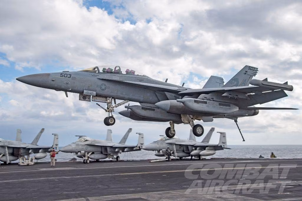 Ngoài ra, Không quân Mỹ cũng không có loại tiêm kích F/A-18 trong biên chế mà đây chỉ là loại máy bay độc quyền của Không quân Hải quân Mỹ. Nguồn ảnh: Wearethemighty.