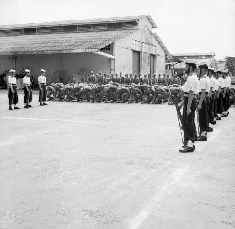 Cuộc chiến diễn ra giữa một bên là quân đội Liên Hiệp Pháp, quân đội Đông Dương thuộc Pháp, quân đội Vương quốc Lào, quân đội Vương quốc Campuchia và thậm chí có cả sự tham gia của Anh cùng với Ấn Độ thuộc Anh. Ở phía đối diện, Việt Minh sát cánh cùng Lào Issara (sau là Pathet Lào) và Khmer Issarak (sau là Mặt trận Issarak Thống nhất). Nguồn ảnh: Thearchive.