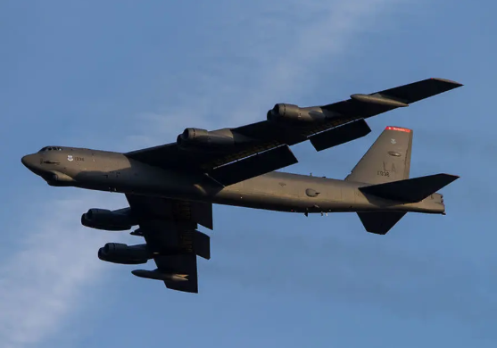 Đây hiện tại là loại máy bay ném bom chiến lược duy nhất và lớn nhất Mỹ đang điều tới khu vực này. Các loại máy bay ném bom chiến lược hiện đại hơn của Không quân Mỹ bao gồm B-1B Lancer và B-2 Spirit hiện vẫn chưa góp mặt tại chảo lửa Trung Đông. Nguồn ảnh: QQ.